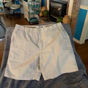 Mountain Khakis Men's Cream Flat Front Shorts